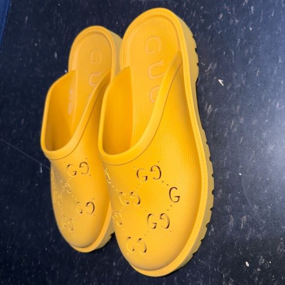 Authentic Preowned Gucci Yellow Slippers. Gucci Sz 12. US Sz 13. NO BOX. AS IS. - Picture 2 of 6